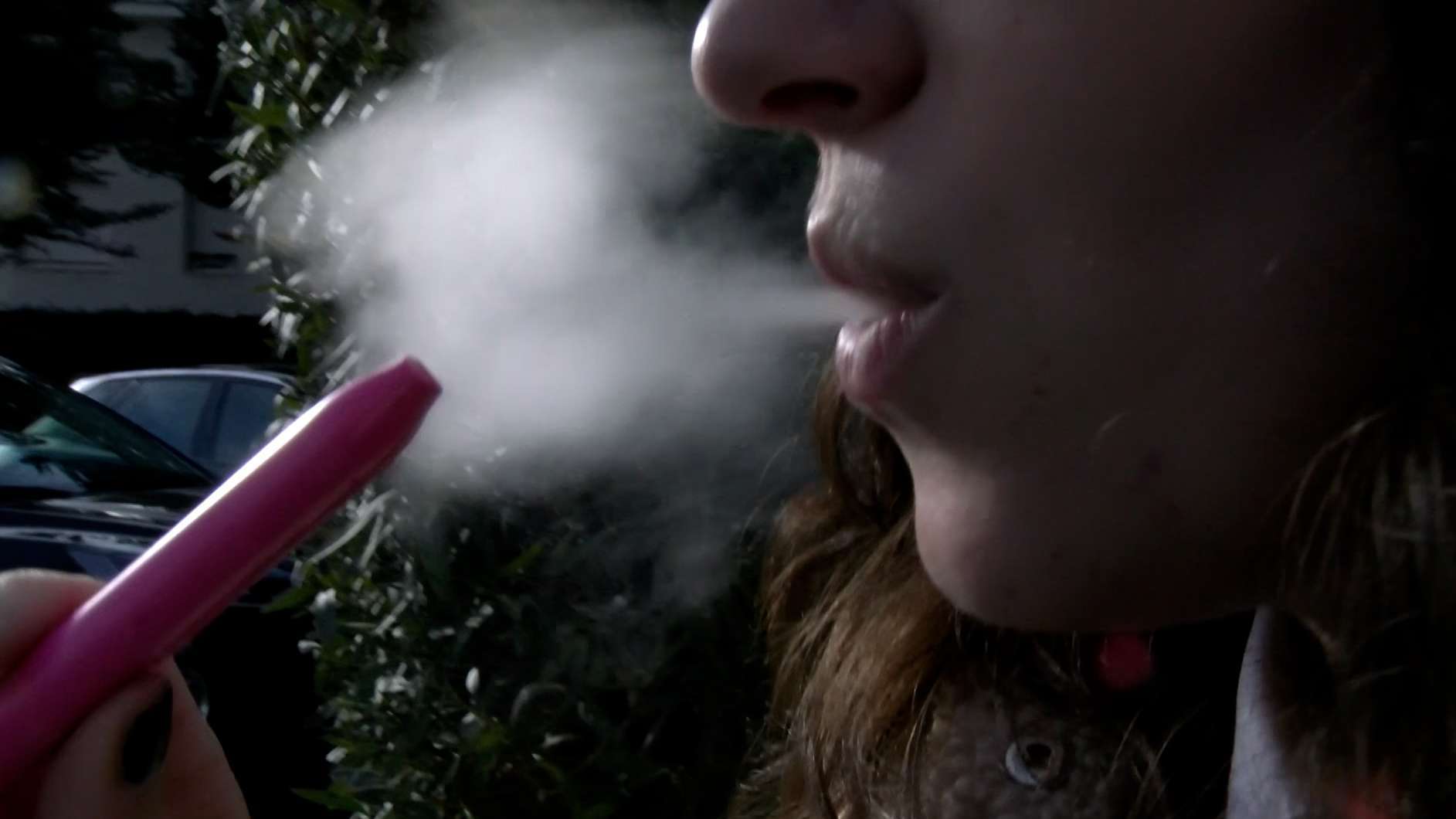 elfbar nachfüll pod läuft aus E-liquide Frais : Le meilleur des liquides pour cigarette électronique  saveur menthe rafraîchissante main image 0