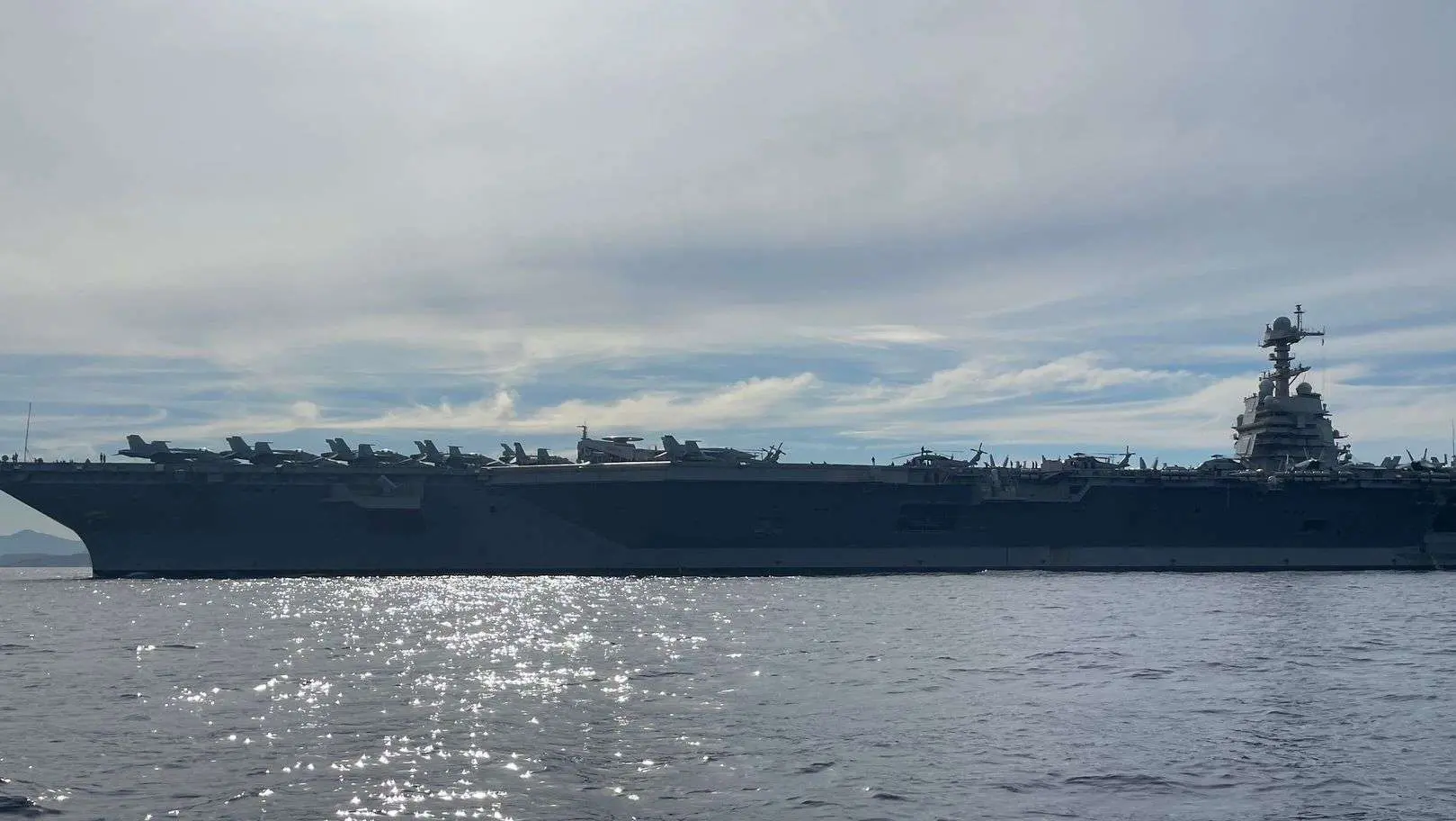 L’USS Gerald R. Ford, le plus grand porte-avions du monde, est en ...